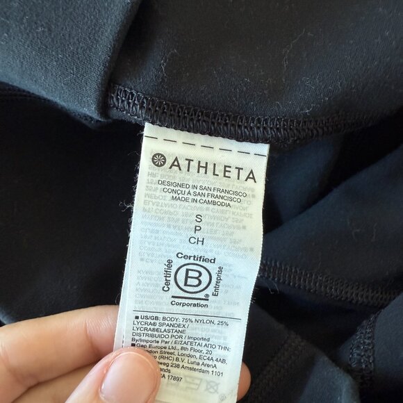 Athleta Salutation Stash Cargo 9" Short - Picture 5 of 6